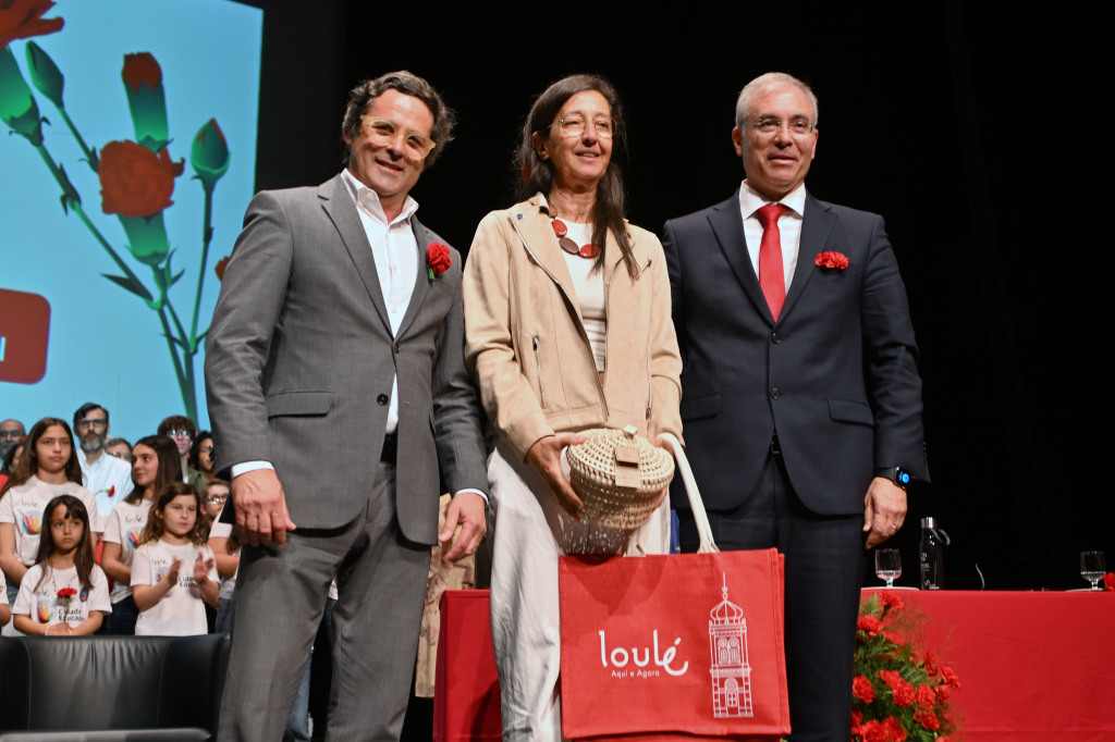 EM LOULÉ, REITORA DA UALG EVOCOU IMPORTÂNCIA DA ACADEMIA NA CONSOLIDAÇÃO DA DEMOCRACIA E DESENVOLVIMENTO REGIONAL