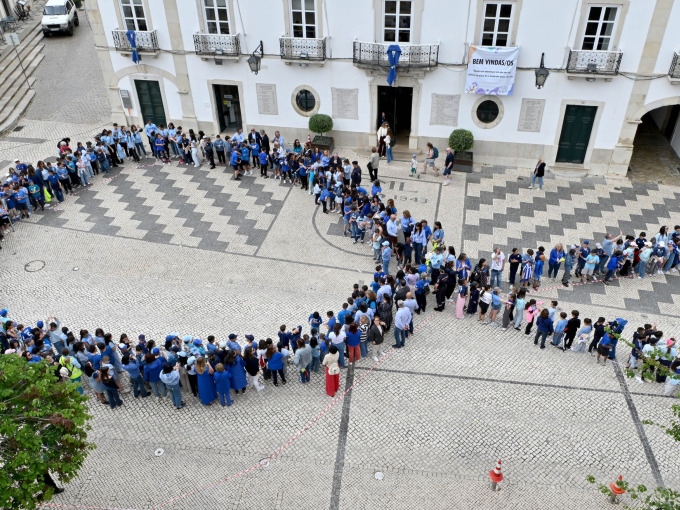 A Assembleia Municipal de Loulé, associou-se hoje à Câmara Municipal de Loulé na iniciativa marcante promovida pela Comissão de Proteção de Crianças e Jovens (CPCJ) de Loulé.